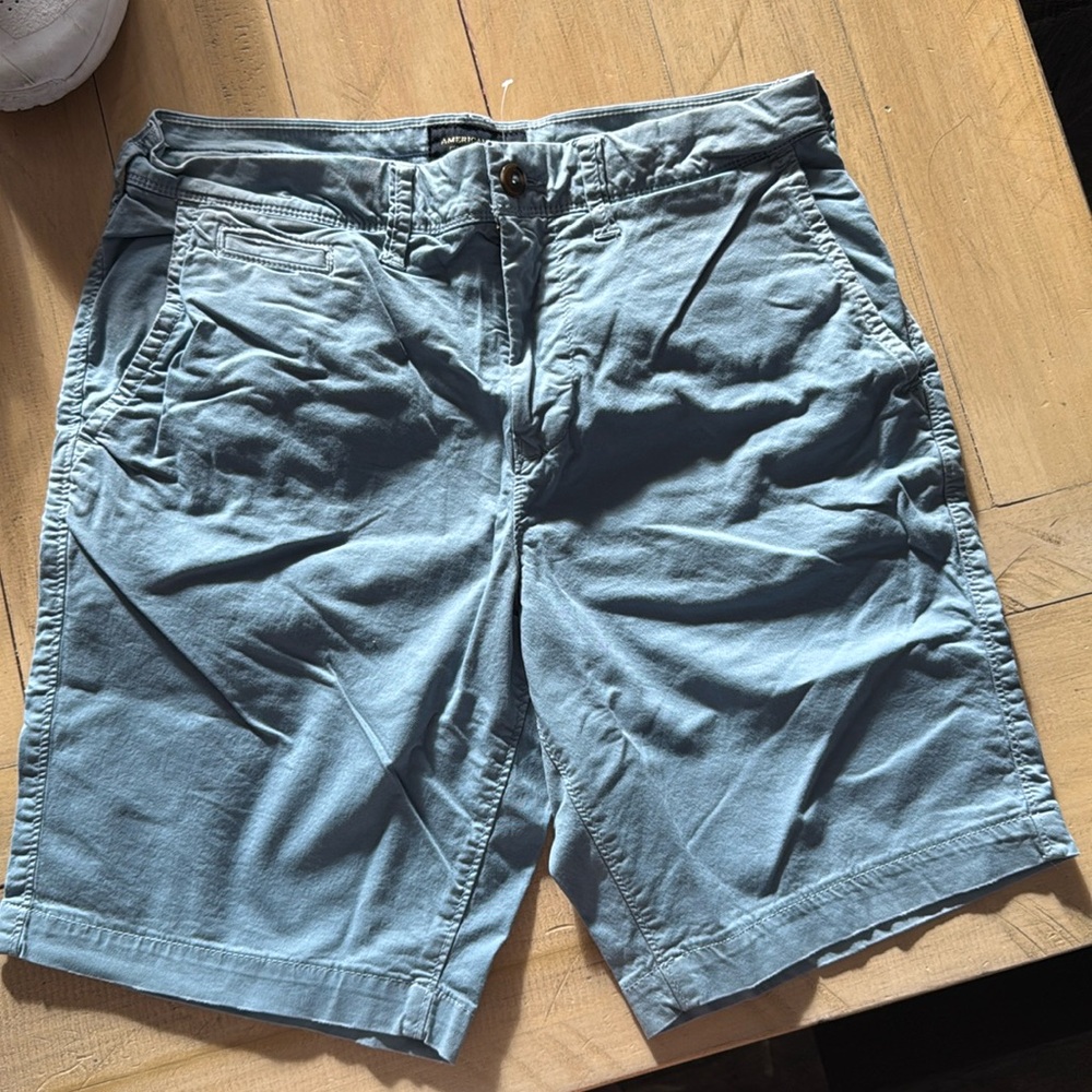 Men’s American Eagle shorts